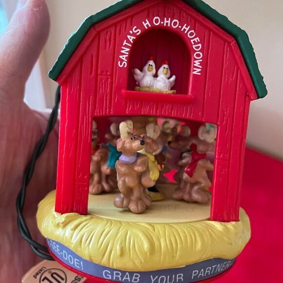Hallmark Keepsake Santa’s Ho Ho Hoedown Magic Ornament - Picture 4 of 11